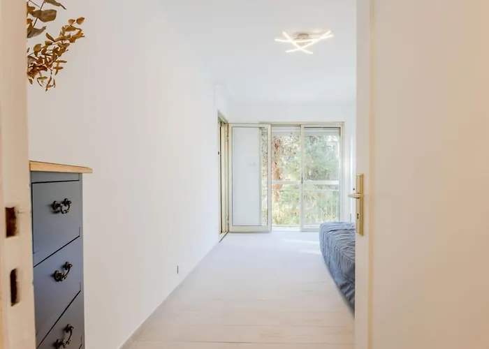 Lejlighed Renovated 3-room In A Leafy Park