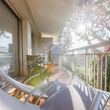 Renovated 3-room In A Leafy Park * Κάννες