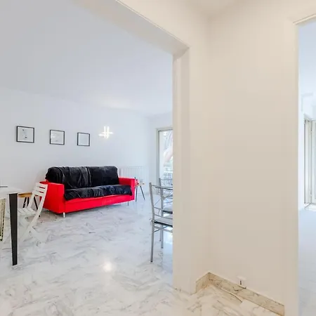 Renovated 3-room In A Leafy Park Κάννες
