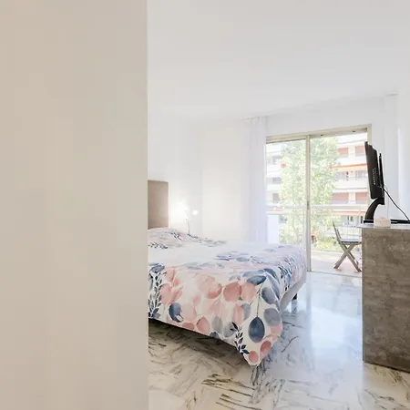 Apartment Renovated 3-room In A Leafy Park