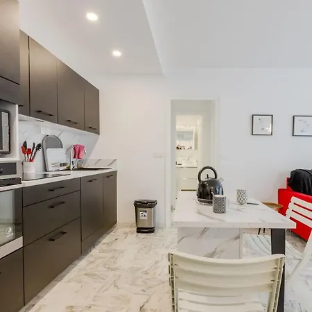 Apartment Renovated 3-room In A Leafy Park Cannes