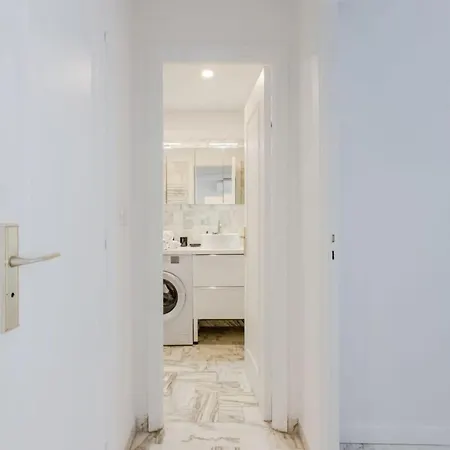 Renovated 3-room In A Leafy Park Διαμέρισμα Κάννες