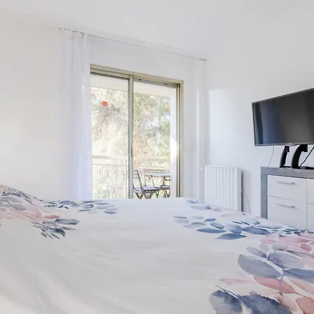 Renovated 3-room In A Leafy Park Διαμέρισμα Κάννες