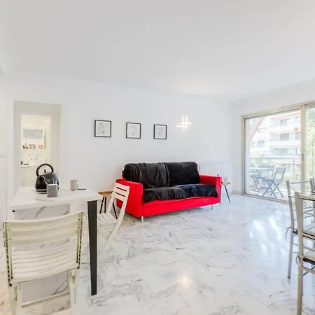 Renovated 3-room In A Leafy Park * Κάννες