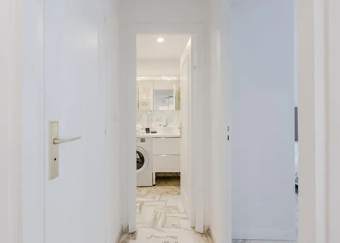 Renovated 3-room In A Leafy Park 公寓 *