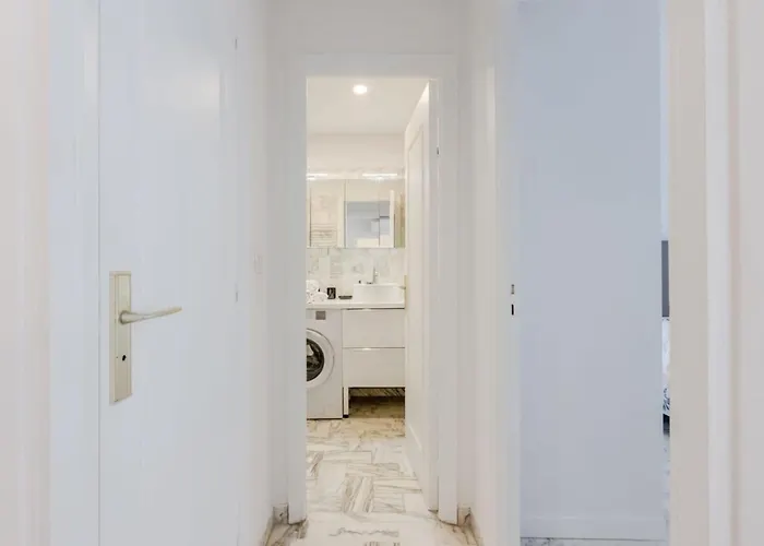 Renovated 3-room In A Leafy Park 公寓 戛纳