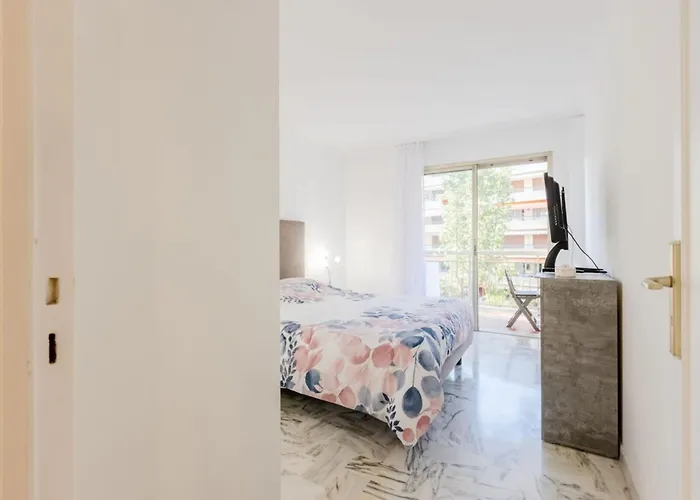 Renovated 3-room In A Leafy Park 公寓 *