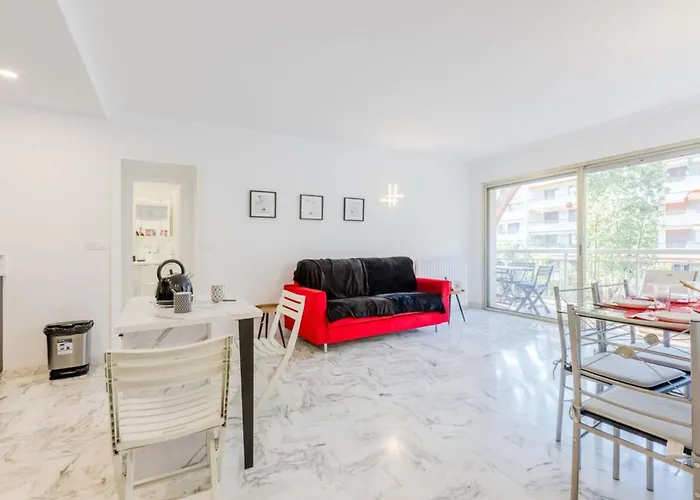 Renovated 3-room In A Leafy Park * 戛纳