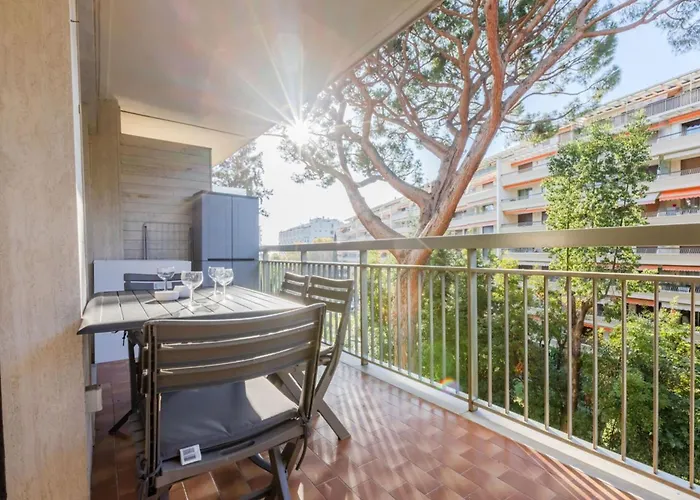 公寓 Renovated 3-room In A Leafy Park *