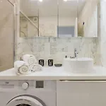 Renovated 3-room In A Leafy Park Cannes